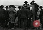 Standbild elektrische Experiment United States USA, 1916, aus Sekunde 42 historischem Filmmaterial Videoclip 65675068417