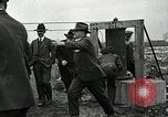 Standbild elektrische Experiment United States USA, 1916, aus Sekunde 47 historischem Filmmaterial Videoclip 65675068417