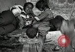 Standbild Seminole Native American Indian Village Florida United States USA, 1919, aus Sekunde 18 historischem Filmmaterial Videoclip 65675068420