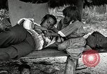 Standbild Seminole Native American Indian Village Florida United States USA, 1919, aus Sekunde 25 historischem Filmmaterial Videoclip 65675068420