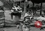 Standbild Seminole Native American Indian Village Florida United States USA, 1919, aus Sekunde 33 historischem Filmmaterial Videoclip 65675068420