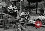 Standbild Seminole Native American Indian Village Florida United States USA, 1919, aus Sekunde 37 historischem Filmmaterial Videoclip 65675068420