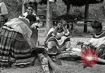 Standbild Seminole Native American Indian Village Florida United States USA, 1919, aus Sekunde 43 historischem Filmmaterial Videoclip 65675068420