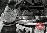 Standbild Seminole Native American Indian Village Florida United States USA, 1919, aus Sekunde 48 historischem Filmmaterial Videoclip 65675068420