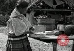 Standbild Seminole Native American Indian Village Florida United States USA, 1919, aus Sekunde 56 historischem Filmmaterial Videoclip 65675068420