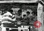 Standbild Seminole Native American Indian Village Florida United States USA, 1919, aus Sekunde 60 historischem Filmmaterial Videoclip 65675068420