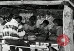 Standbild Seminole Native American Indian Village Florida United States USA, 1919, aus Sekunde 62 historischem Filmmaterial Videoclip 65675068420
