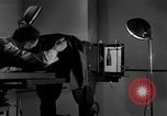 Standbild Kriminalpolizei Frankfurt Deutschland, 1954, aus Sekunde 6 historischem Filmmaterial Videoclip 65675068429