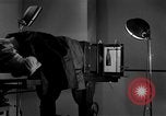Standbild Kriminalpolizei Frankfurt Deutschland, 1954, aus Sekunde 7 historischem Filmmaterial Videoclip 65675068429