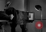 Standbild Kriminalpolizei Frankfurt Deutschland, 1954, aus Sekunde 11 historischem Filmmaterial Videoclip 65675068429