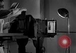 Standbild Kriminalpolizei Frankfurt Deutschland, 1954, aus Sekunde 15 historischem Filmmaterial Videoclip 65675068429