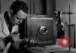 Standbild Kriminalpolizei Frankfurt Deutschland, 1954, aus Sekunde 36 historischem Filmmaterial Videoclip 65675068429