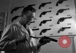 Standbild Kriminalpolizei Frankfurt Deutschland, 1954, aus Sekunde 6 historischem Filmmaterial Videoclip 65675068430