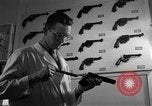 Standbild Kriminalpolizei Frankfurt Deutschland, 1954, aus Sekunde 8 historischem Filmmaterial Videoclip 65675068430