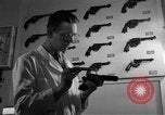 Standbild Kriminalpolizei Frankfurt Deutschland, 1954, aus Sekunde 12 historischem Filmmaterial Videoclip 65675068430