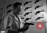 Standbild Kriminalpolizei Frankfurt Deutschland, 1954, aus Sekunde 13 historischem Filmmaterial Videoclip 65675068430