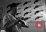 Standbild Kriminalpolizei Frankfurt Deutschland, 1954, aus Sekunde 17 historischem Filmmaterial Videoclip 65675068430