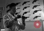 Standbild Kriminalpolizei Frankfurt Deutschland, 1954, aus Sekunde 18 historischem Filmmaterial Videoclip 65675068430