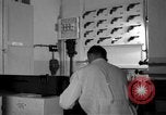 Standbild Kriminalpolizei Frankfurt Deutschland, 1954, aus Sekunde 24 historischem Filmmaterial Videoclip 65675068430