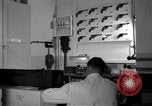 Standbild Kriminalpolizei Frankfurt Deutschland, 1954, aus Sekunde 25 historischem Filmmaterial Videoclip 65675068430