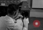 Standbild Kriminalpolizei Frankfurt Deutschland, 1954, aus Sekunde 42 historischem Filmmaterial Videoclip 65675068430