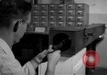 Standbild Kriminalpolizei Frankfurt Deutschland, 1954, aus Sekunde 50 historischem Filmmaterial Videoclip 65675068430