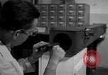 Standbild Kriminalpolizei Frankfurt Deutschland, 1954, aus Sekunde 59 historischem Filmmaterial Videoclip 65675068430