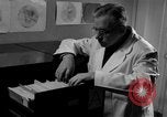 Standbild Kriminalpolizei Frankfurt Deutschland, 1954, aus Sekunde 9 historischem Filmmaterial Videoclip 65675068431