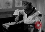 Standbild Kriminalpolizei Frankfurt Deutschland, 1954, aus Sekunde 12 historischem Filmmaterial Videoclip 65675068431