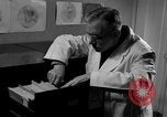 Standbild Kriminalpolizei Frankfurt Deutschland, 1954, aus Sekunde 13 historischem Filmmaterial Videoclip 65675068431