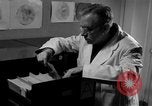 Standbild Kriminalpolizei Frankfurt Deutschland, 1954, aus Sekunde 14 historischem Filmmaterial Videoclip 65675068431