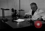 Standbild Kriminalpolizei Frankfurt Deutschland, 1954, aus Sekunde 41 historischem Filmmaterial Videoclip 65675068431