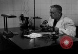 Standbild Kriminalpolizei Frankfurt Deutschland, 1954, aus Sekunde 44 historischem Filmmaterial Videoclip 65675068431
