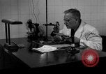 Standbild Kriminalpolizei Frankfurt Deutschland, 1954, aus Sekunde 45 historischem Filmmaterial Videoclip 65675068431