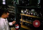 Standbild biochemische Forschung Labor United States USA, 1965, aus Sekunde 44 historischem Filmmaterial Videoclip 65675068432