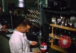 Standbild biochemische Forschung Labor United States USA, 1965, aus Sekunde 50 historischem Filmmaterial Videoclip 65675068432