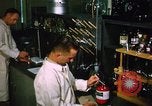 Standbild biochemische Forschung Labor United States USA, 1965, aus Sekunde 52 historischem Filmmaterial Videoclip 65675068432