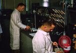 Standbild biochemische Forschung Labor United States USA, 1965, aus Sekunde 57 historischem Filmmaterial Videoclip 65675068432
