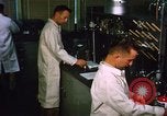 Standbild biochemische Forschung Labor United States USA, 1965, aus Sekunde 59 historischem Filmmaterial Videoclip 65675068432