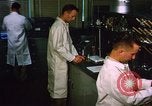 Standbild biochemische Forschung Labor United States USA, 1965, aus Sekunde 61 historischem Filmmaterial Videoclip 65675068432