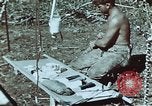 Standbild verwundete Soldaten Pacific Theater, 1945, aus Sekunde 32 historischem Filmmaterial Videoclip 65675068434
