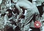 Standbild verwundete Soldaten Pacific Theater, 1945, aus Sekunde 40 historischem Filmmaterial Videoclip 65675068434