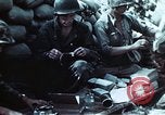 Standbild verwundete Soldaten Pacific Theater, 1945, aus Sekunde 54 historischem Filmmaterial Videoclip 65675068434