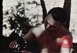 Standbild verwundete Soldaten Pacific Theater, 1945, aus Sekunde 53 historischem Filmmaterial Videoclip 65675068436