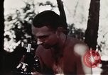 Standbild verwundete Soldaten Pacific Theater, 1945, aus Sekunde 55 historischem Filmmaterial Videoclip 65675068436