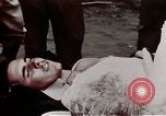 Standbild verwundete Soldaten Pacific Theater, 1945, aus Sekunde 21 historischem Filmmaterial Videoclip 65675068437