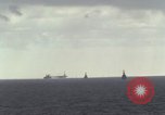 Standbild USA Schiffe Atlantik, 1962, aus Sekunde 10 historischem Filmmaterial Videoclip 65675068453