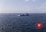 Immagine di Stati Uniti Seconda flotta conduce la revisione della flotta per il presidente Kennedy Oceano atlantico, 1962, secondo 27 filmato di repertorio 65675068455
