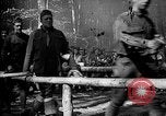 Image AEF La 42e Division d'infanterie (Rainbow Division) en France France, 1918, de la seconde 42 séquences d'archives historiques vidéo 65675068475