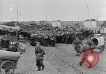 Standbild deutsche Soldaten Holland Niederlande, 1945, aus Sekunde 23 historischem Filmmaterial Videoclip 65675068486